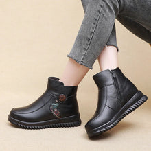 Laden Sie das Bild in den Galerie-Viewer, Winter Women Boots Genuine Leather Wedge Heels Non-slip Shoes q130