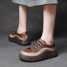 Carica l&#39;immagine nel visualizzatore di Gallery, Women Genuine Leather Flats Round Toe Lace-Up Casual Flat Sneakers
