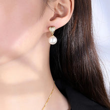 Carica l&#39;immagine nel visualizzatore di Gallery, Chic Imitation Pearl Dangle Earrings Women Eternity Love Earrings with Cubic Zirconia Gold Color Jewelry