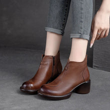 Laden Sie das Bild in den Galerie-Viewer, Genuine Leather Ankle Boots Women Winter Round Toe Shoes q133