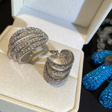 Cargar imagen en el visor de la galería, Dazzling Claws Design Earrings for Women Silver Color Sparkling Crystal Cubic Zircon Piercing Earrings Statement Jewelry