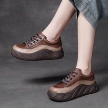 Carica l&#39;immagine nel visualizzatore di Gallery, Women Genuine Leather Flats Round Toe Lace-Up Casual Flat Sneakers