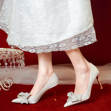 Cargar imagen en el visor de la galería, Luxury Pearl Bowknot Wedding Bridal Shoes for Women Sexy Pointed Toe Stiletto Heel Pumps Woman Beige Satin High Heels Shoes