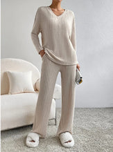 Laden Sie das Bild in den Galerie-Viewer, Two-piece Set 2024 Fall New Fashion Casual Straight Pants Temperament Loose V-neck Pit-stripe Knitting Women&#39;s Clothes