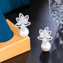 画像をギャラリービューアに読み込む, Flower Leaf Shape Glittering Pearl Earrings Cubic Zirconia Pave Women Accesories b140