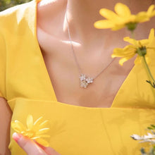 Laden Sie das Bild in den Galerie-Viewer, 3Pcs Flowers Design Pendant Necklace New for Women Aesthetic Bridal Wedding Neck Accessories Fancy Gift Statement Jewelry