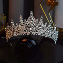 Carica l&#39;immagine nel visualizzatore di Gallery, Fashion Silver Color Princess Rhinestone Crowns Tiaras Headdress Prom Wedding Hair Jewelry e62