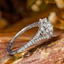 Laden Sie das Bild in den Galerie-Viewer, Women Luxury Paved Snowflake Rings Sparkling Crystal CZ Wedding Jewelry n228