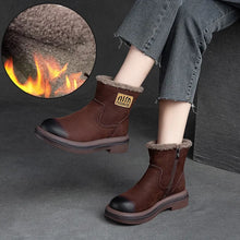 Laden Sie das Bild in den Galerie-Viewer, Natural Genuine Leather Ankle Boots Women Soft Soled Flats q151
