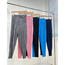 Load image into Gallery viewer, New Drape Small Foot Women&#39;s Pants Pleated Casual Nine-quarter Pants Radish Loose Haren Trousers