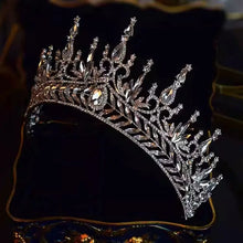 Laden Sie das Bild in den Galerie-Viewer, Baroque Vintage Geometric Crystal Rhinestones Princess Tiaras Crowns Diadems Queen Women Wedding Hair Accessories