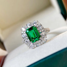 Laden Sie das Bild in den Galerie-Viewer, Trendy Green Cubic Zirconia Wedding Rings for Women New Sparkling CZ Engagement Party Temperament Rings