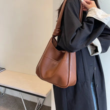 Load image into Gallery viewer, Fashion Leather Shoulder Bags for Women Winter New Soft Hobo Bag z33