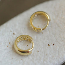 Cargar imagen en el visor de la galería, Small Circle Earrings with Round Cubic Zirconia Gold Color Hoop Earrings Women Accessories