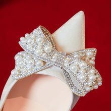 Laden Sie das Bild in den Galerie-Viewer, Luxury Pearl Bowknot Wedding Bridal Shoes for Women Sexy Pointed Toe Stiletto Heel Pumps Woman Beige Satin High Heels Shoes