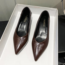 Laden Sie das Bild in den Galerie-Viewer, 4cm Thin Heels Women Pumps Embossed Upper Shoes Wedding Official Party Shoes