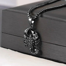 Charger l&#39;image dans la galerie, Fashion Scorpion Pendant Necklace Women/Men Metallic Style Jewelry hn07 - www.eufashionbags.com