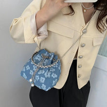 Cargar imagen en el visor de la galería, Flower Printing Bucket Bag Korean Style Fresh Small Drawstring Bag Metal Chain Women Fashion Crossbody Bag