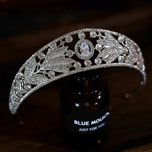 Laden Sie das Bild in den Galerie-Viewer, Baroque Luxury Crystal Leaf Bridal Crowns Zircon Diadem Arab Tiaras CZ Princess Headwear Pageant Party Hair Accessories