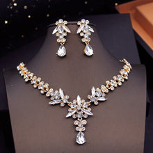 Carica l&#39;immagine nel visualizzatore di Gallery, Green Crystal Tiaras Bridal Jewelry Sets for Women Choker Necklace Earrings With Crown Wedding Dress Costume Accessories
