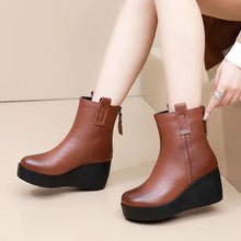 Laden Sie das Bild in den Galerie-Viewer, Women Genuine Leather Wedges Snow Boots Height Increasing Short Boots q140