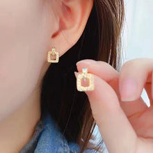 Laden Sie das Bild in den Galerie-Viewer, Square Shaped Stud Earrings with Dazzling CZ Stone Dainty Ear Accessories for Women