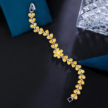 Cargar imagen en el visor de la galería, Delicate Flower Leaf Chain Bracelets for Women Cluster Cubic Zirconia Crystal Wedding Party b87