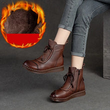 Carica l&#39;immagine nel visualizzatore di Gallery, Vintage Genuine Leather Short Boots Winter Round Toe Lace-up Shoes