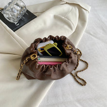 Carica l&#39;immagine nel visualizzatore di Gallery, Drawstring Cross Body Bag for Women Chain Shoulder Bag Ruched Cloud Tote Handbags Pleated Hobo Bag Purse