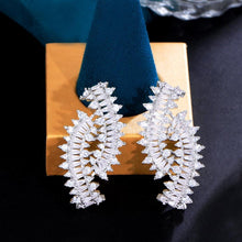 Charger l&#39;image dans la galerie, Sparkling Cubic Zirconia Pave Setting Long Symmetrical Drop Women Engagement Party Earrings cw23 - www.eufashionbags.com