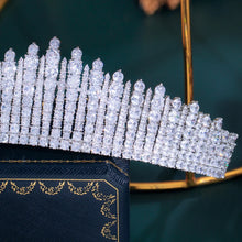 Cargar imagen en el visor de la galería, Luxury Shiny Round Cubic Zirconia Big Headwear Queen Crown for Women
