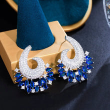 画像をギャラリービューアに読み込む, Luxury Cubic Zirconia Flower Stud Earrings Wedding Jewelry Gift b129