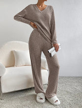 画像をギャラリービューアに読み込む, Two-piece Set 2024 Fall New Fashion Casual Straight Pants Temperament Loose V-neck Pit-stripe Knitting Women&#39;s Clothes