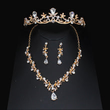 Laden Sie das Bild in den Galerie-Viewer, Luxury Crystal Bridal Jewelry Sets Women Tiara/Crown Earrings Choker Necklace Set dc30 - www.eufashionbags.com