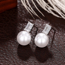 Laden Sie das Bild in den Galerie-Viewer, Temperament Imitation Pearl Earrings for Women Silver Color Ear Accessories