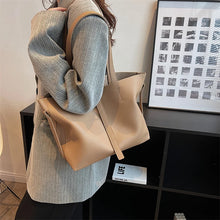 Laden Sie das Bild in den Galerie-Viewer, Vintage Women Soft Leather Designer Simple Handbags and Purses Shoulder Side Bags