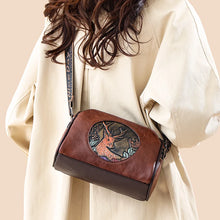 Carica l&#39;immagine nel visualizzatore di Gallery, High Quality Women Oil wax Leather Messenger Shoulder Bag Retro Large Crossbody Bag a133