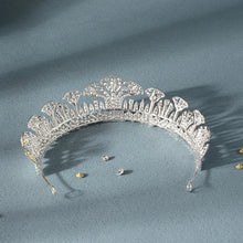 Cargar imagen en el visor de la galería, Luxury Royal Queen Geometric Crystal Bridal Tiaras Crowns Baroque Rhinestone Pageant Diadem Headpieces