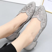 Carica l&#39;immagine nel visualizzatore di Gallery, Genuine Leather Hollow Pumps Women Summer Fashion Shoes Med Heels Square Mesh Shoes f25