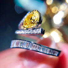 Laden Sie das Bild in den Galerie-Viewer, Personality Pear Yellow Cubic Zirconia Luxury Rings for Women Wedding Party Jewelry