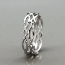 Laden Sie das Bild in den Galerie-Viewer, Hollow Band Silver Color Finger Ring for Women Daily Wear Statement Rings x05