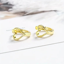 Laden Sie das Bild in den Galerie-Viewer, Hollow Heart Hoop Earrings for Women Dainty Circle Earrings Silver Color/Gold Color Statement Jewelry Wholesale