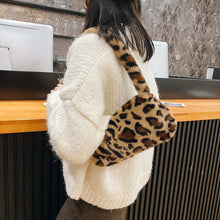 画像をギャラリービューアに読み込む, Plush Leopard Print Small Shoulder Bag Trendy Designer Faux Fur Women&#39;s Bag q101