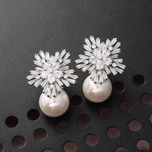 画像をギャラリービューアに読み込む, Flower Design Simulated Pearl Earrings for Women Cubic Zirconia Drop Earrings