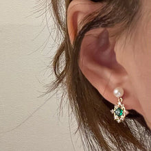 Cargar imagen en el visor de la galería, Green Cubic Zirconia Drop Earrings for Women Removable Imitation Pearl Earrings