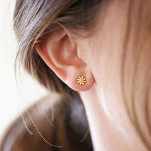 Cargar imagen en el visor de la galería, Bee and Flower Cute Stud Earrings Yellow Enamel Animal Earrings Fancy Girls Gift Jewelry for Women