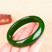 Laden Sie das Bild in den Galerie-Viewer, Natural Green Jade Bangle Bracelet Genuine Hand-Carved Fine Charm Jewellery