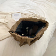 Load image into Gallery viewer, Oxford Padded Shoulder Bag for Women Fashion Designer Soft Tote Bag z61