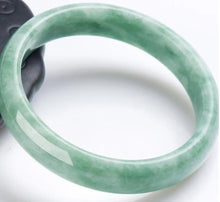 Laden Sie das Bild in den Galerie-Viewer, Genuine Natural Green Jade Bangle Bracelet White Jade bangle Yellow Jade Bangles
