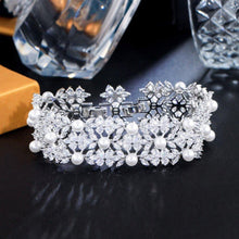 Cargar imagen en el visor de la galería, Chunky White Cluster Cubic Zircon Flower Bridal Pearl Bracelets for Women cw25 - www.eufashionbags.com
